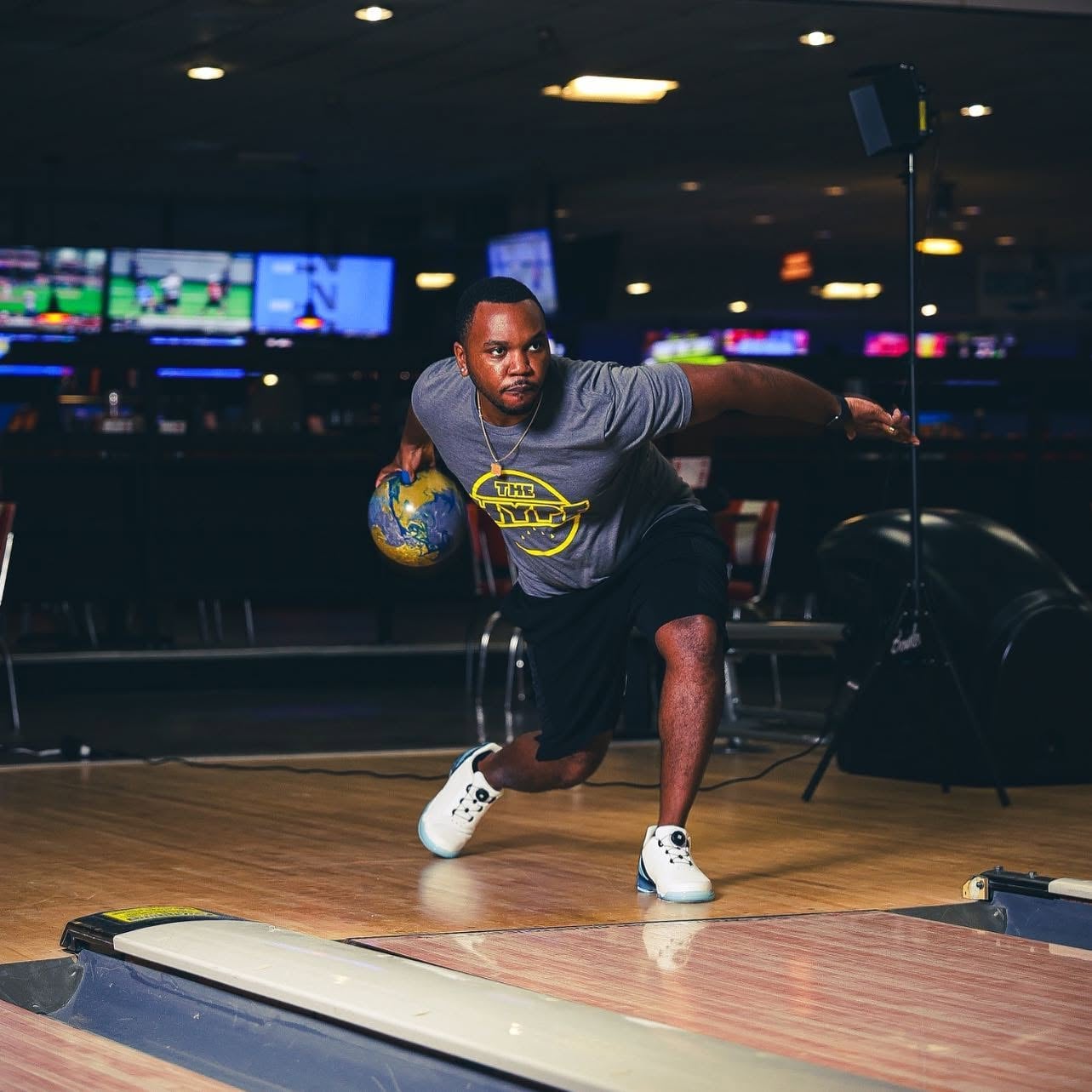 Charles Hutchinson in a The Hype tee at the moment of release on the approach